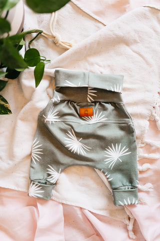 Harem, Pantalon évolutif de Little Yogi - Little Palm Leaf